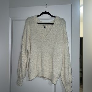 Universal Threads Sweater